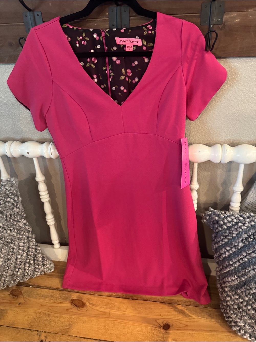 Betsey Johnson NWT Hot Pink V-Neck Short Sleeve Dress